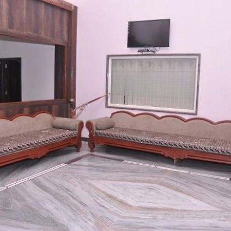 Hotel Amar Palace Ābu Road Екстериор снимка