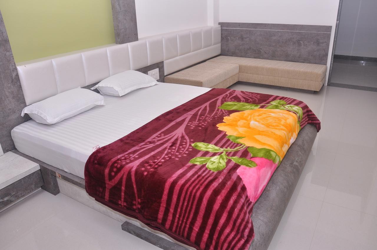 Hotel Amar Palace Ābu Road Екстериор снимка