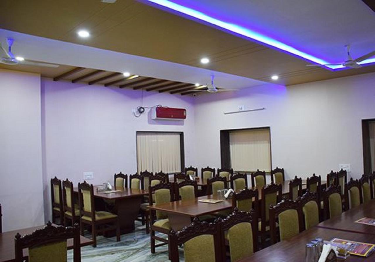 Hotel Amar Palace Ābu Road Екстериор снимка